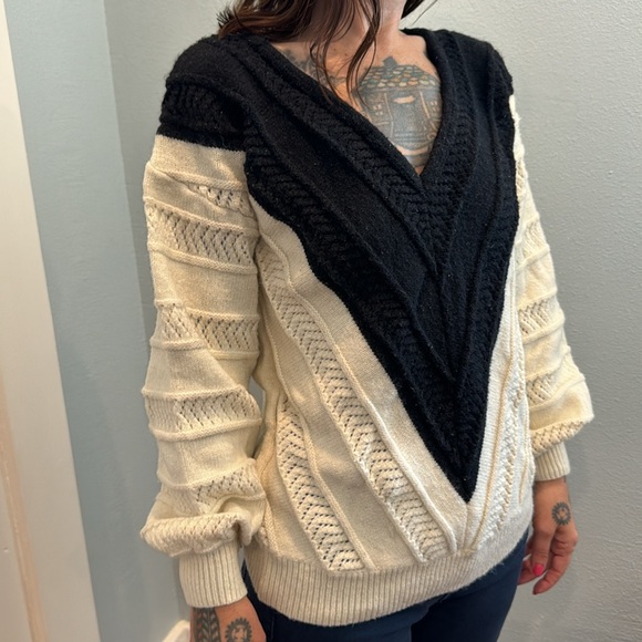 Kaily K Sweater S - Picture 5 of 8